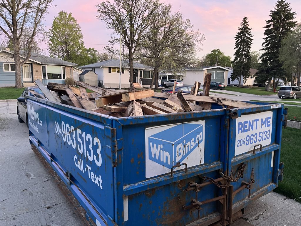 Winnipeg Bin & Dumpster Rentals by WinBins - IMG 7389